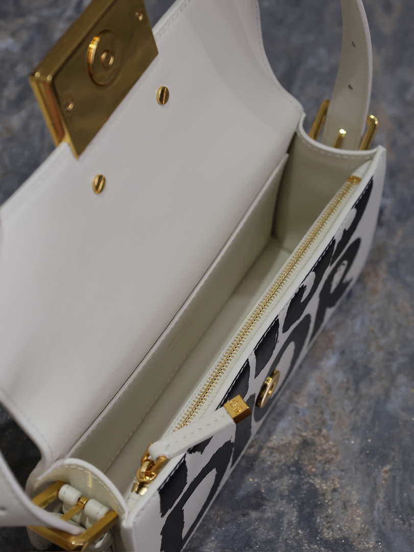 Dior M2610UZCJ_M911 Miss Dior Flap Bag White and Black Miss Dior Graffiti Printed