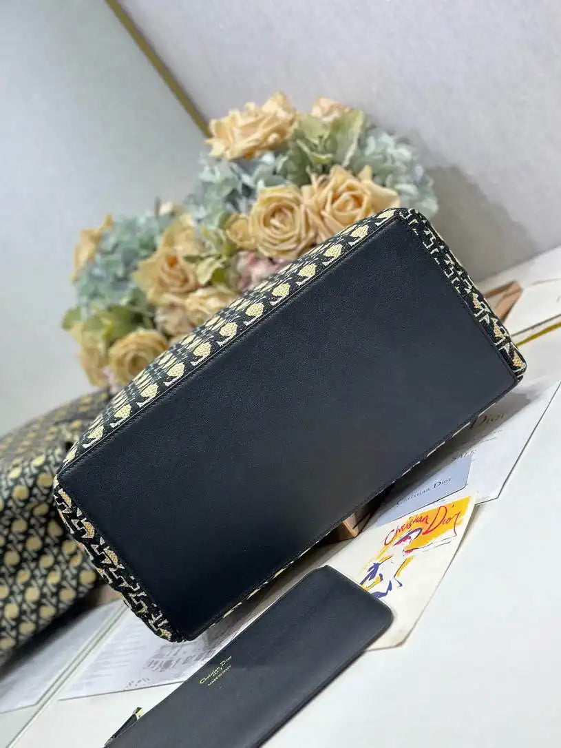 Dior M2820 Large Dior Toujours Bag Beige Black Tweed with Embroidered diamond