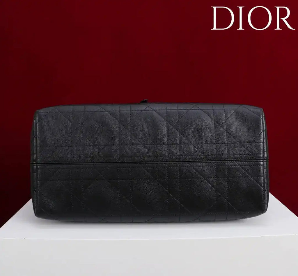Dior M2820 Large Dior Toujours Bag Black Flat Macrocannage Calfskin