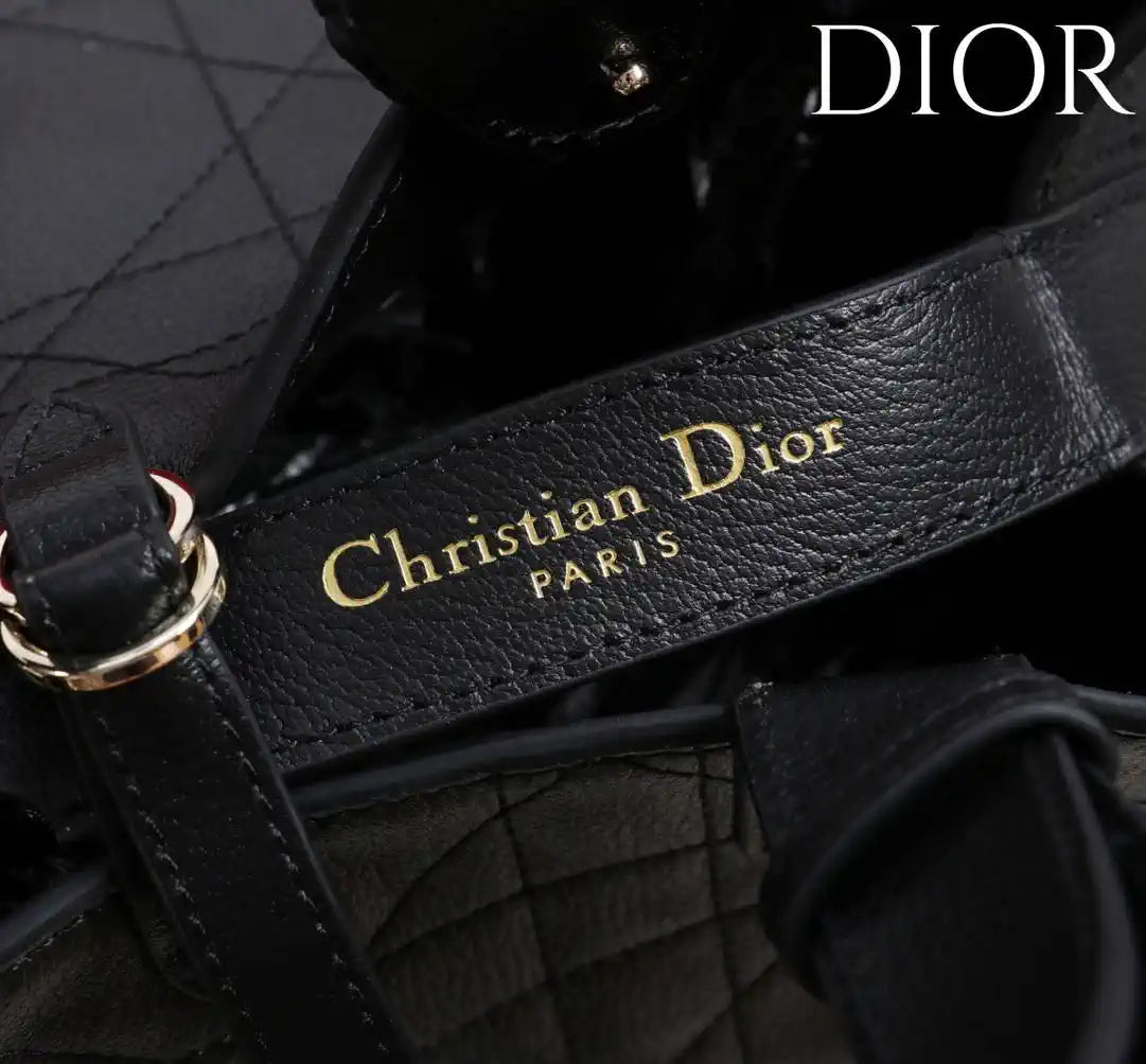 Dior M2820 Large Dior Toujours Bag Black Flat Macrocannage Calfskin