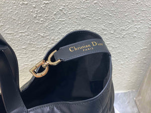 Dior M2820 Large Dior Toujours Bag Black Macrocannage Calfskin - Default Title - View 7