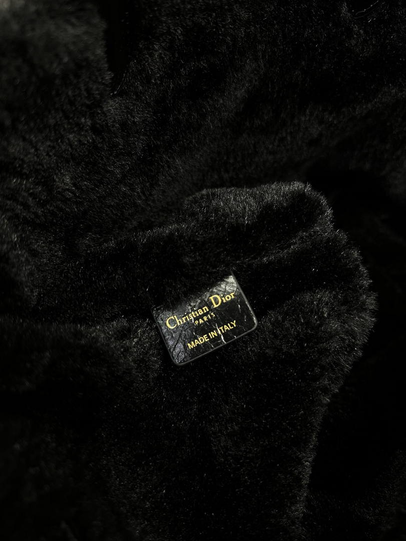 Dior M2820 Large Dior Toujours Bag Black Macrocannage Crinkled Calfskin and Merino Wool