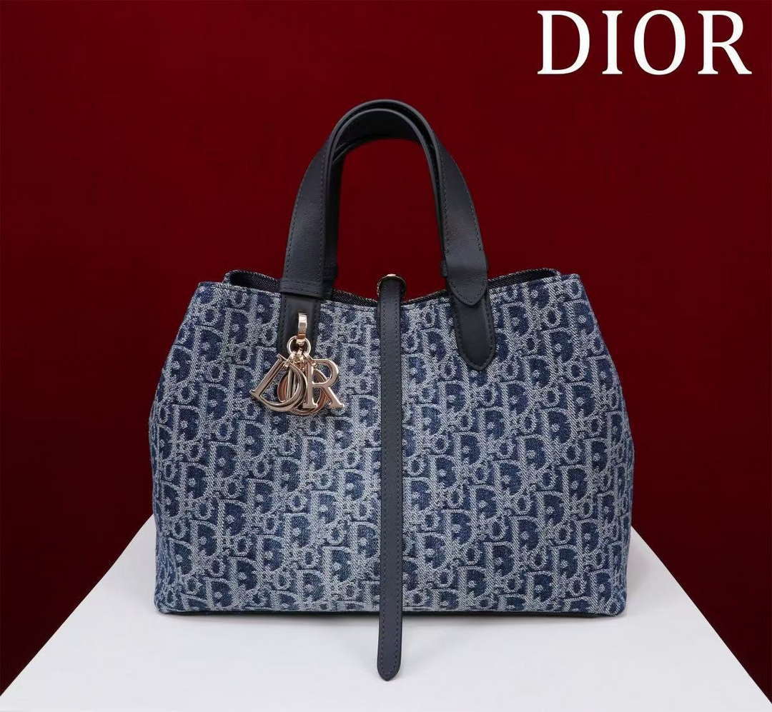 Dior M2820 Large Dior Toujours Bag Blue Denim Dior Oblique Jacquard - Default Title - View 1