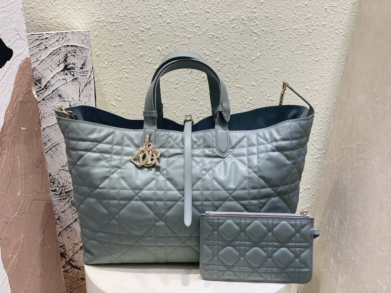 Dior M2820 Large Dior Toujours Bag Blue Macrocannage Calfskin - Default Title - View 1