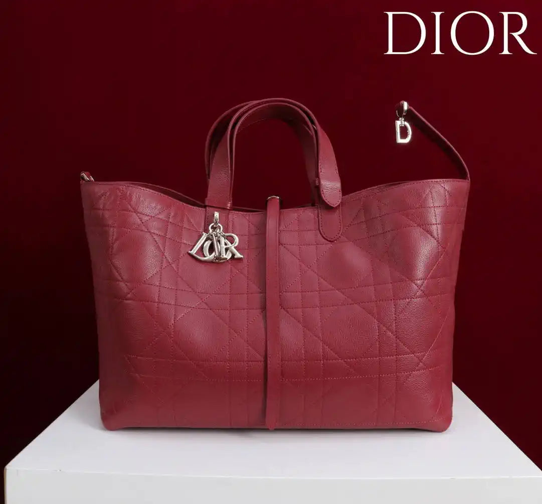 Dior M2820 Large Dior Toujours Bag Burgundy Flat Macrocannage Calfskin