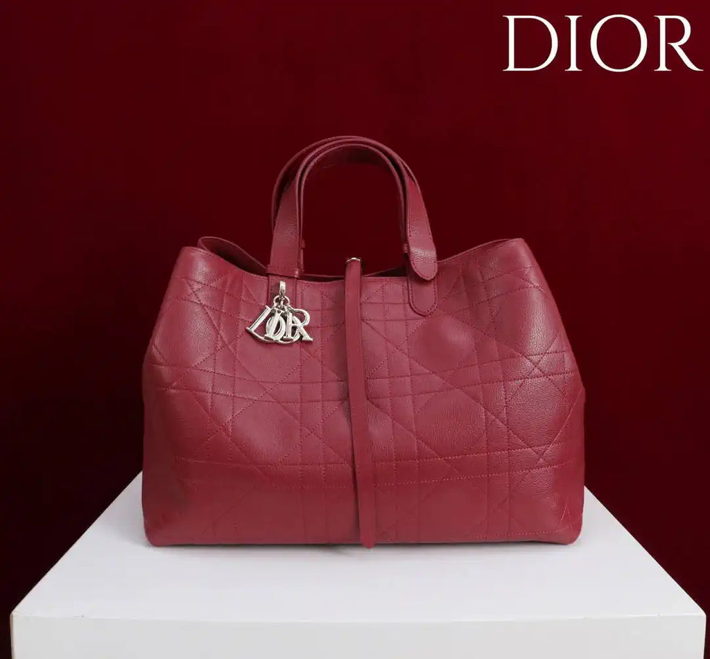 Dior M2820 Large Dior Toujours Bag Burgundy Flat Macrocannage Calfskin