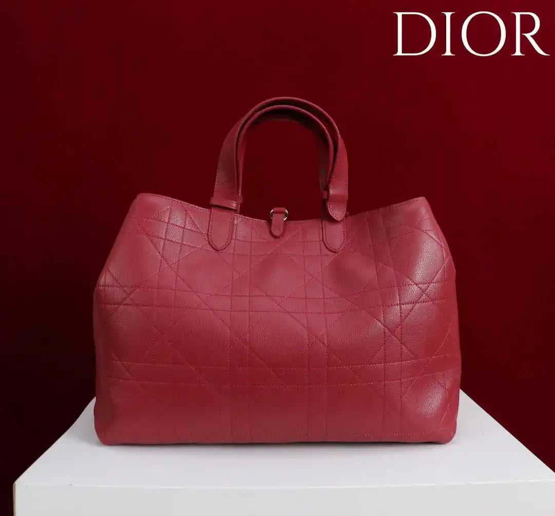 Dior M2820 Large Dior Toujours Bag Burgundy Flat Macrocannage Calfskin