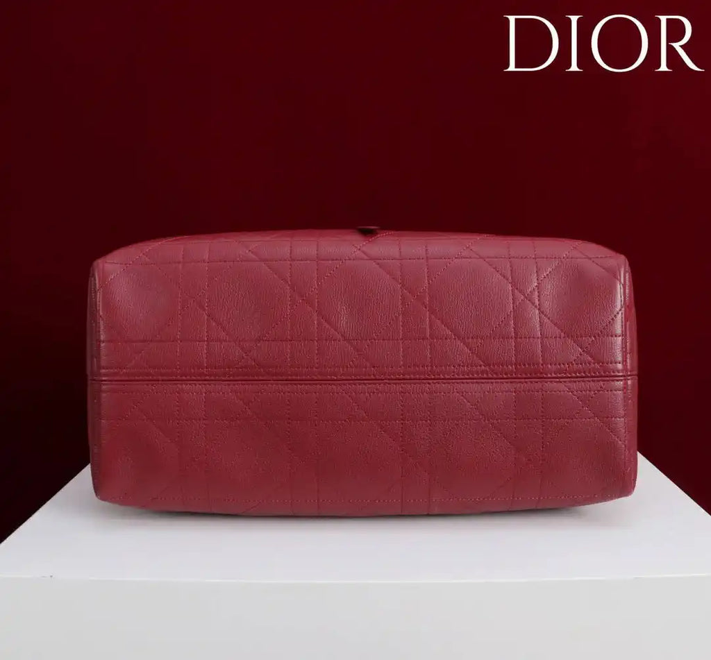 Dior M2820 Large Dior Toujours Bag Burgundy Flat Macrocannage Calfskin