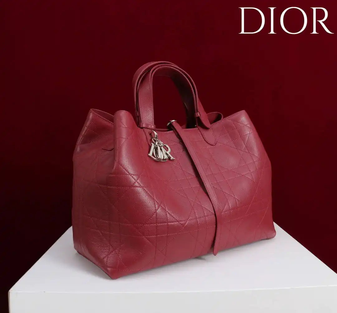 Dior M2820 Large Dior Toujours Bag Burgundy Flat Macrocannage Calfskin