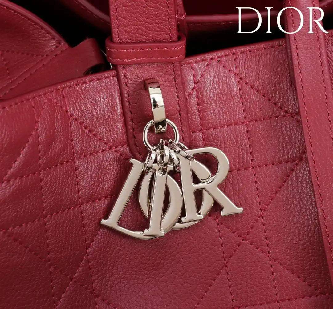 Dior M2820 Large Dior Toujours Bag Burgundy Flat Macrocannage Calfskin