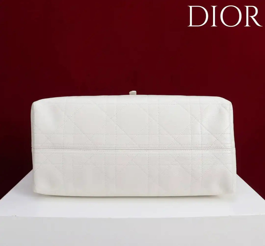 Dior M2820 Large Dior Toujours Bag White Flat Macrocannage Calfskin