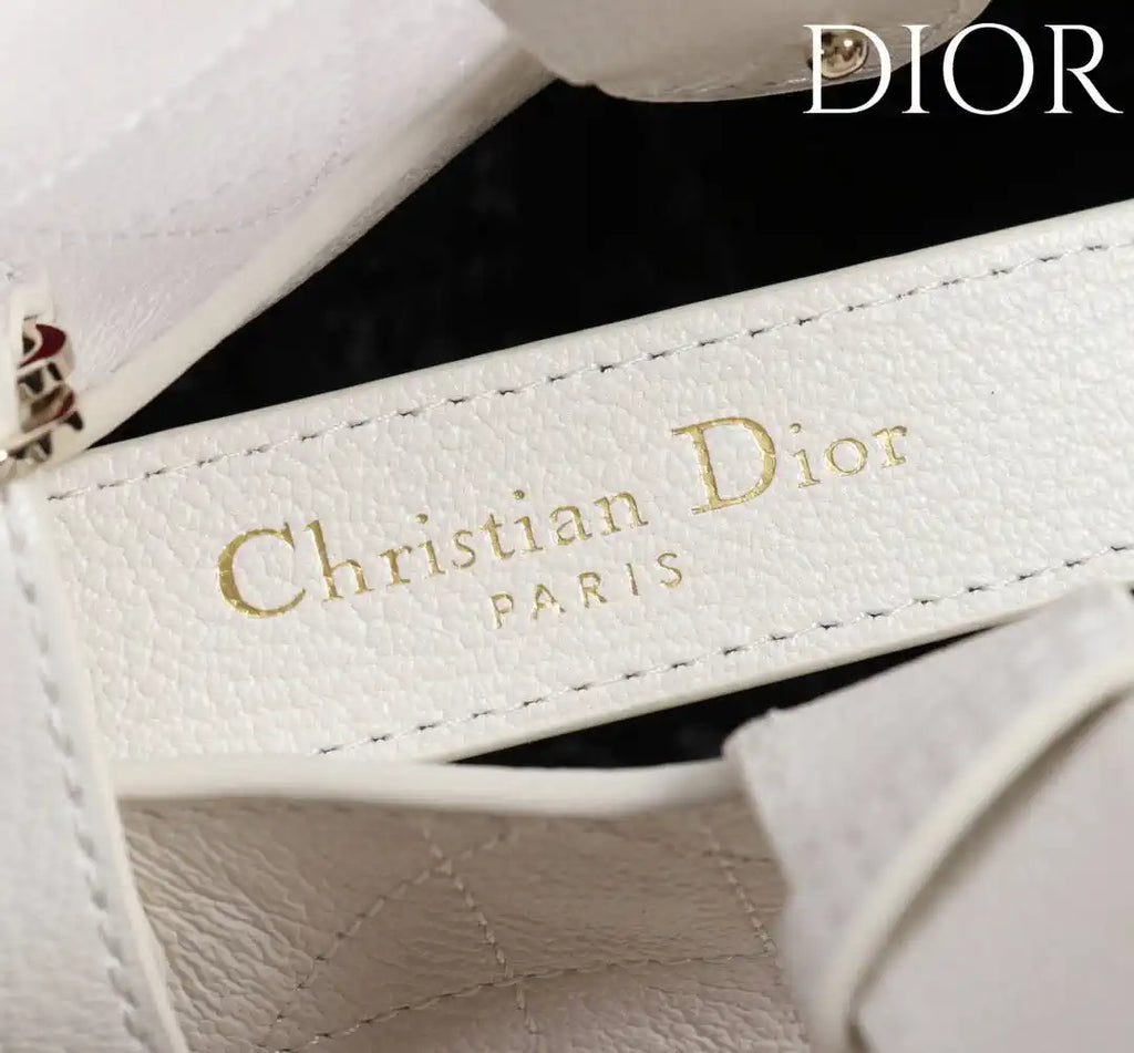 Dior M2820 Large Dior Toujours Bag White Flat Macrocannage Calfskin