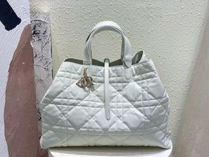 Dior M2820 Large Dior Toujours Bag White Macrocannage Calfskin - Default Title - View 3
