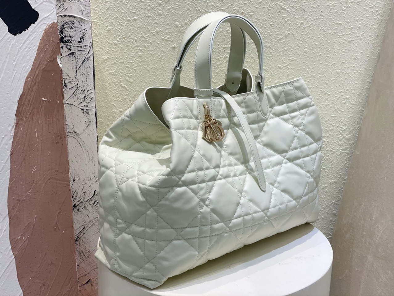 Dior M2820 Large Dior Toujours Bag White Macrocannage Calfskin - Default Title - View 4