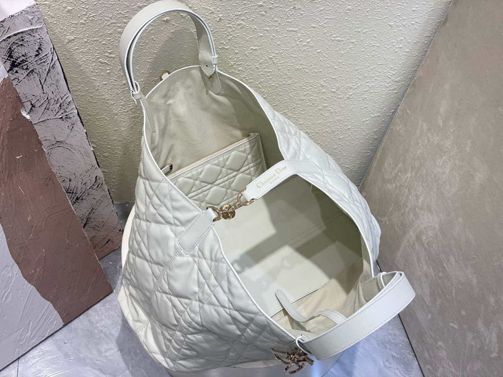 Dior M2820 Large Dior Toujours Bag White Macrocannage Calfskin
