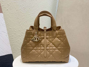 Dior M2821 Medium Dior Toujours Bag Apricot Macrocannage Calfskin - Default Title - View 2