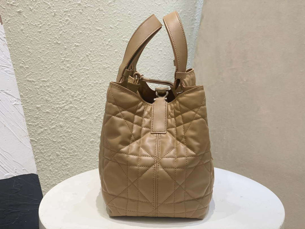 Dior M2821 Medium Dior Toujours Bag Apricot Macrocannage Calfskin