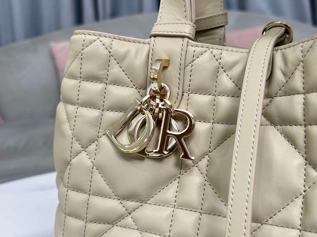 Dior M2821 Medium Dior Toujours Bag Beige Macrocannage Calfskin