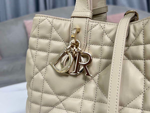 Dior M2821 Medium Dior Toujours Bag Beige Macrocannage Calfskin - Default Title - View 4