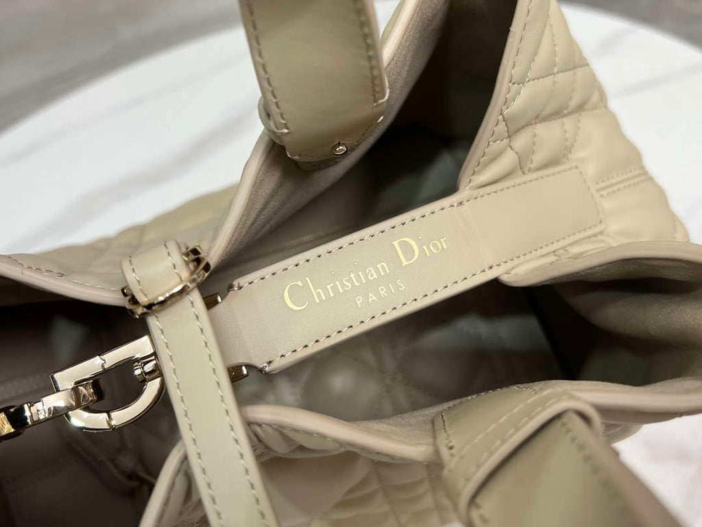 Dior M2821 Medium Dior Toujours Bag Beige Macrocannage Calfskin