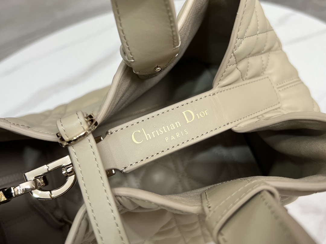 Dior M2821 Medium Dior Toujours Bag Beige Macrocannage Calfskin