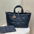 Dior M2821 Medium Dior Toujours Bag Black Macrocannage Calfskin - Default Title - View 1