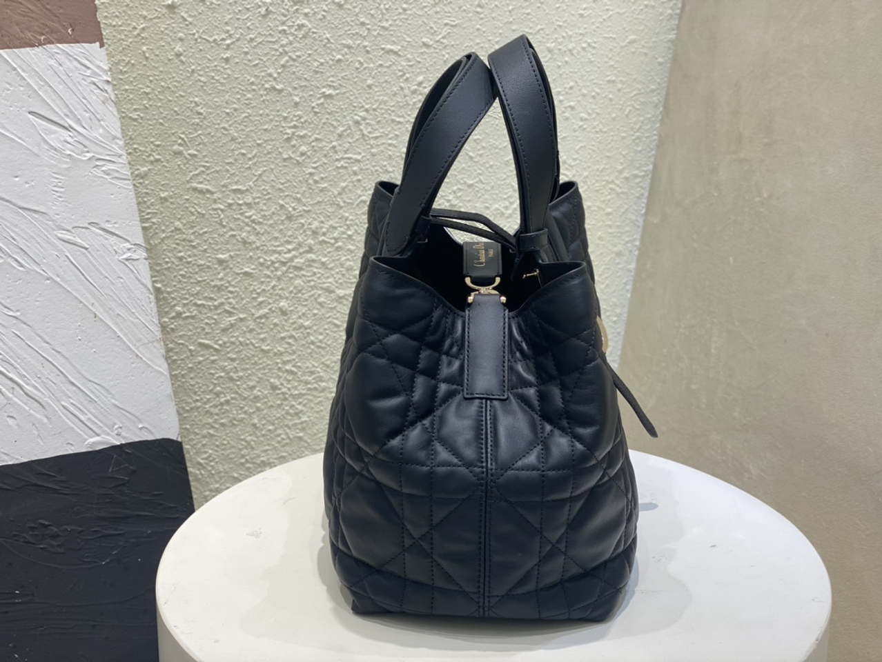 Dior M2821 Medium Dior Toujours Bag Black Macrocannage Calfskin