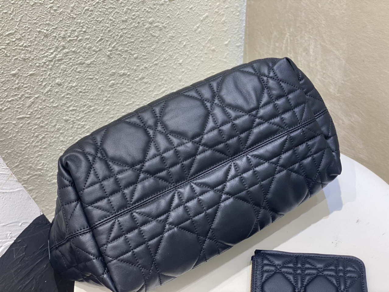 Dior M2821 Medium Dior Toujours Bag Black Macrocannage Calfskin