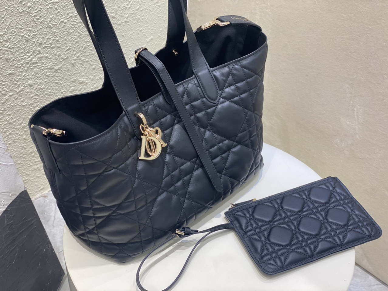 Dior M2821 Medium Dior Toujours Bag Black Macrocannage Calfskin - Default Title - View 7