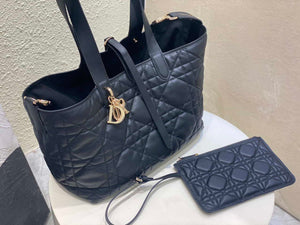 Dior M2821 Medium Dior Toujours Bag Black Macrocannage Calfskin - Default Title - View 7