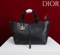 Dior M2821 Medium Dior Toujours Bag Black Macrocannage Grained Calfskin