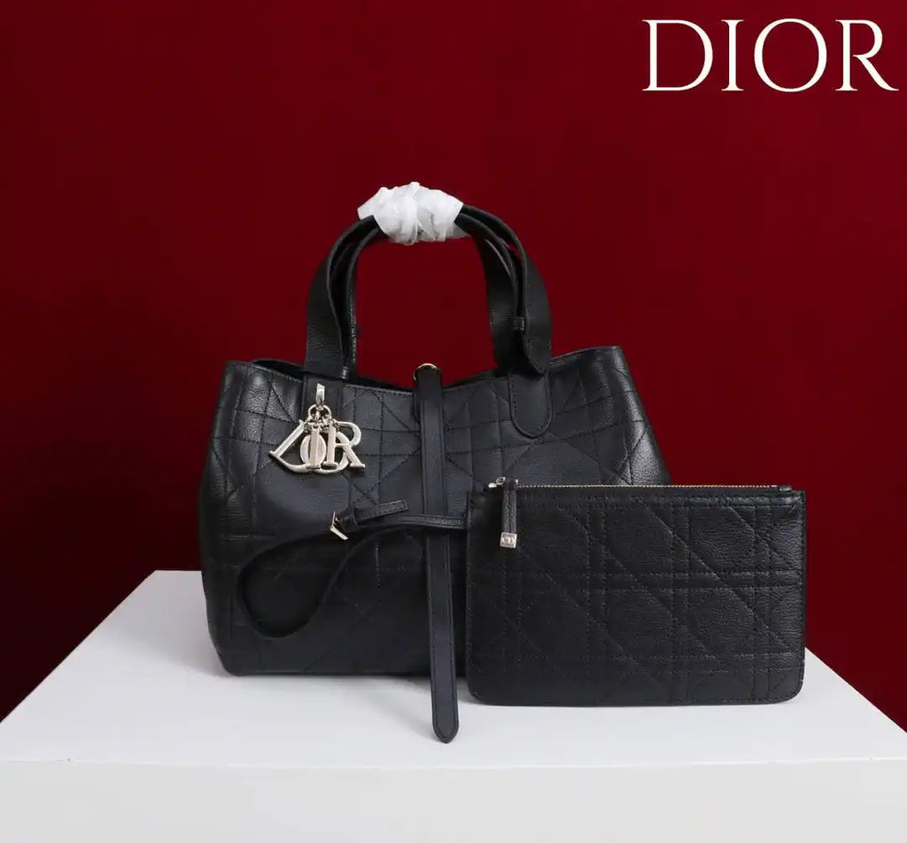 Dior M2821 Medium Dior Toujours Bag Black Macrocannage Grained Calfskin