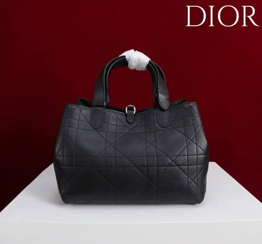 Dior M2821 Medium Dior Toujours Bag Black Macrocannage Grained Calfskin