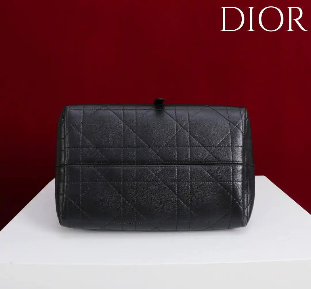 Dior M2821 Medium Dior Toujours Bag Black Macrocannage Grained Calfskin