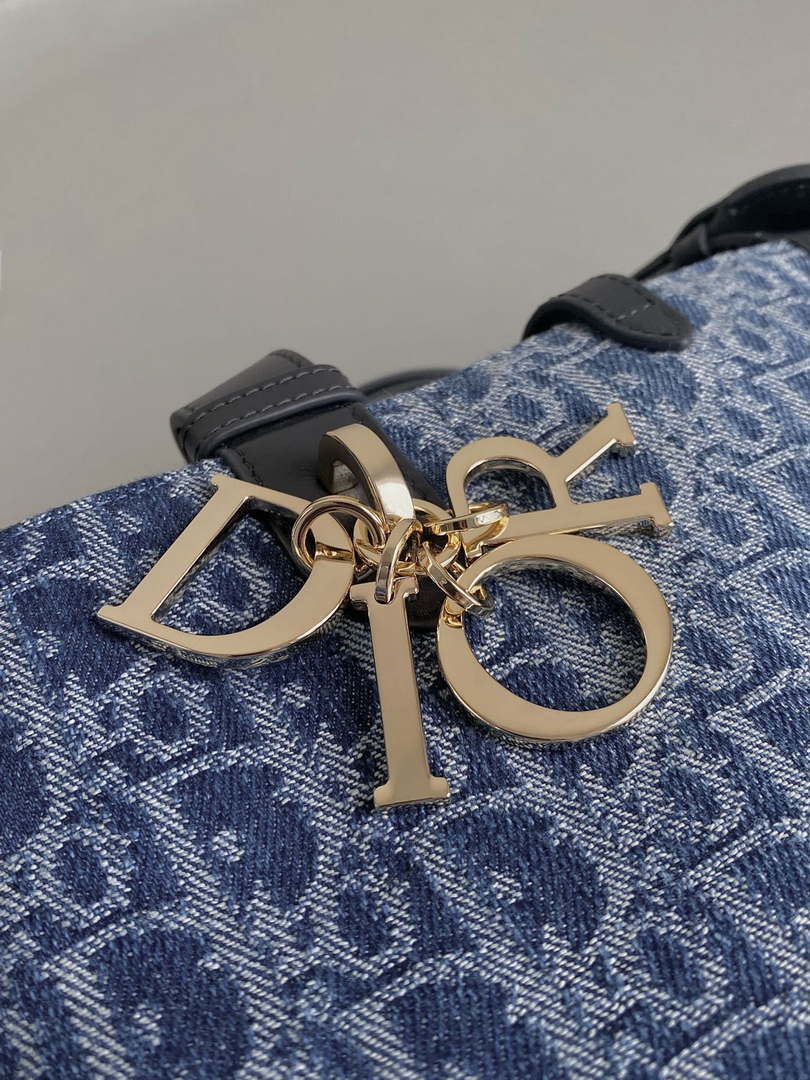 Dior M2821 Medium Dior Toujours Bag Blue Denim Dior Oblique Jacquard