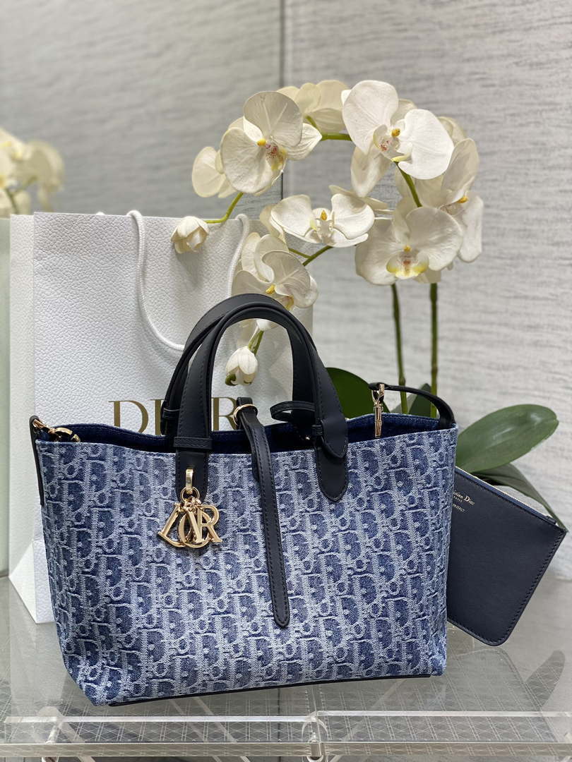 Dior M2821 Medium Dior Toujours Bag Blue Denim Dior Oblique Jacquard