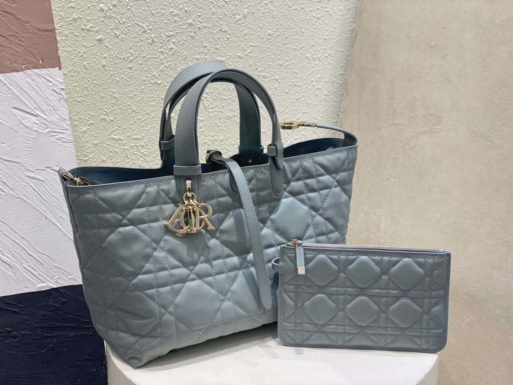 Dior M2821 Medium Dior Toujours Bag Blue Macrocannage Calfskin