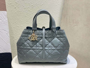 Dior M2821 Medium Dior Toujours Bag Blue Macrocannage Calfskin - Default Title - View 3