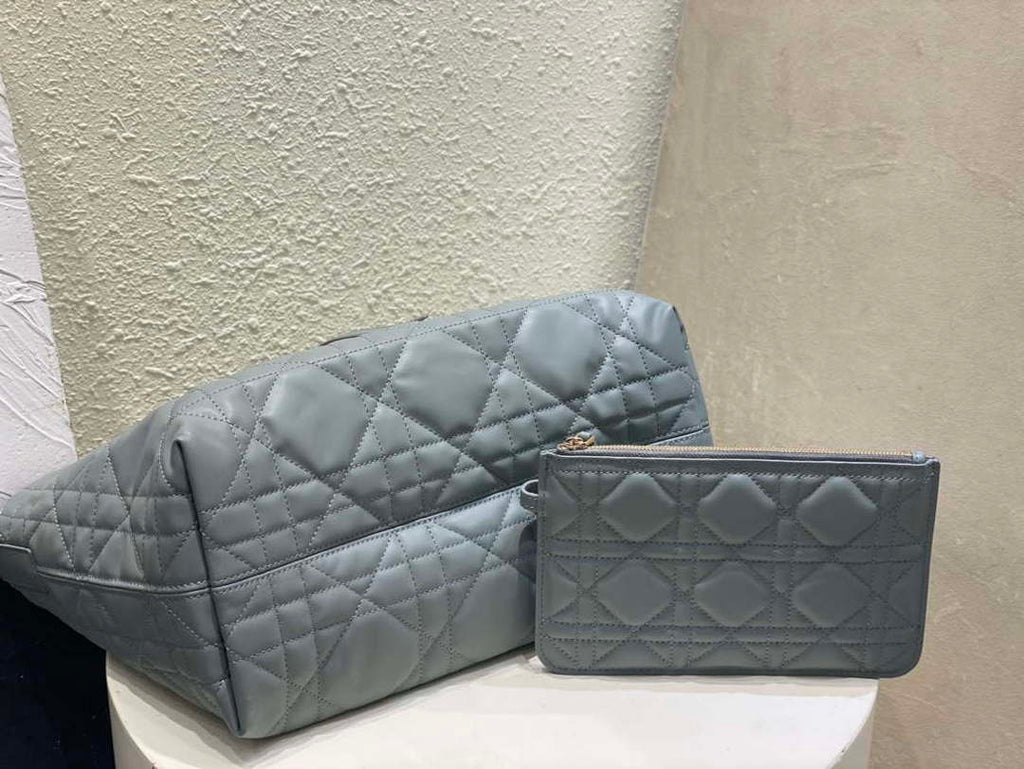 Dior M2821 Medium Dior Toujours Bag Blue Macrocannage Calfskin