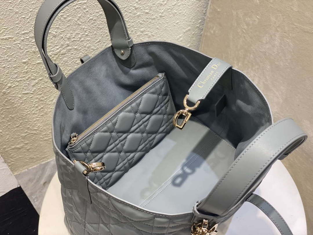Dior M2821 Medium Dior Toujours Bag Blue Macrocannage Calfskin - Default Title - View 8