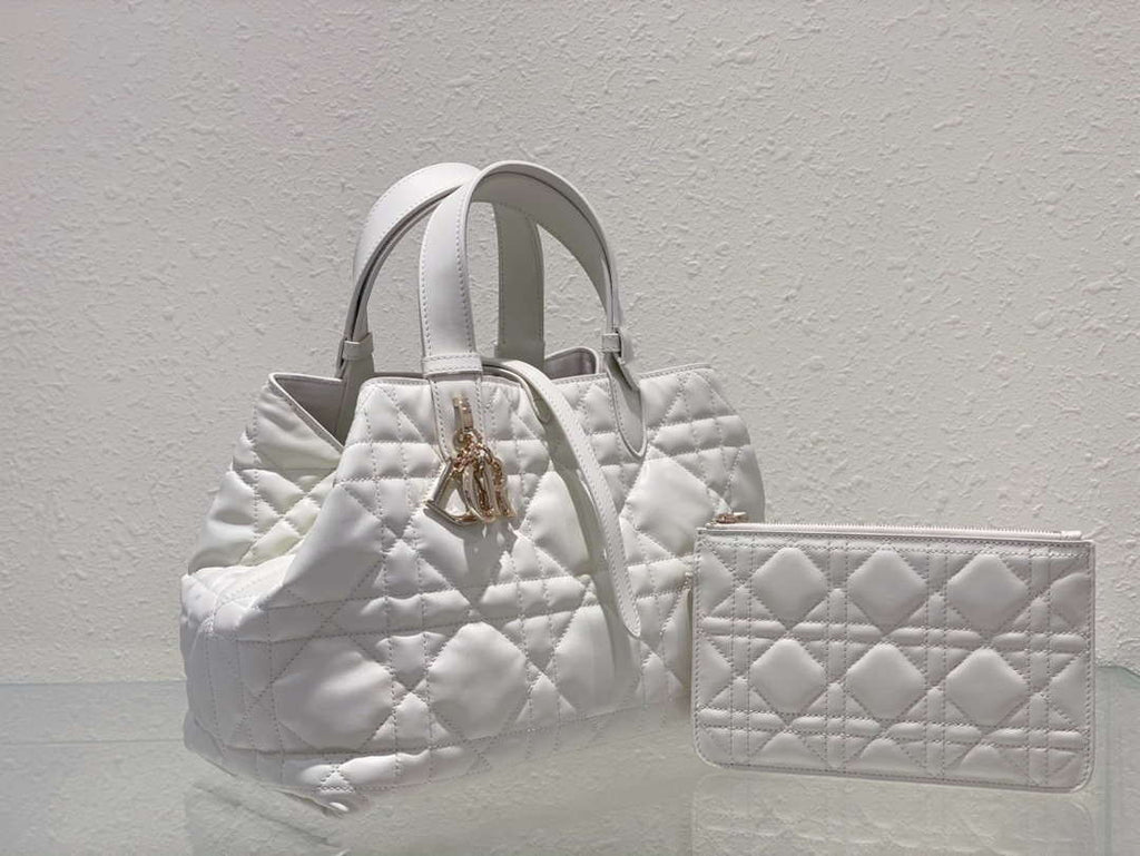 Dior M2821 Medium Dior Toujours Bag White Macrocannage Calfskin