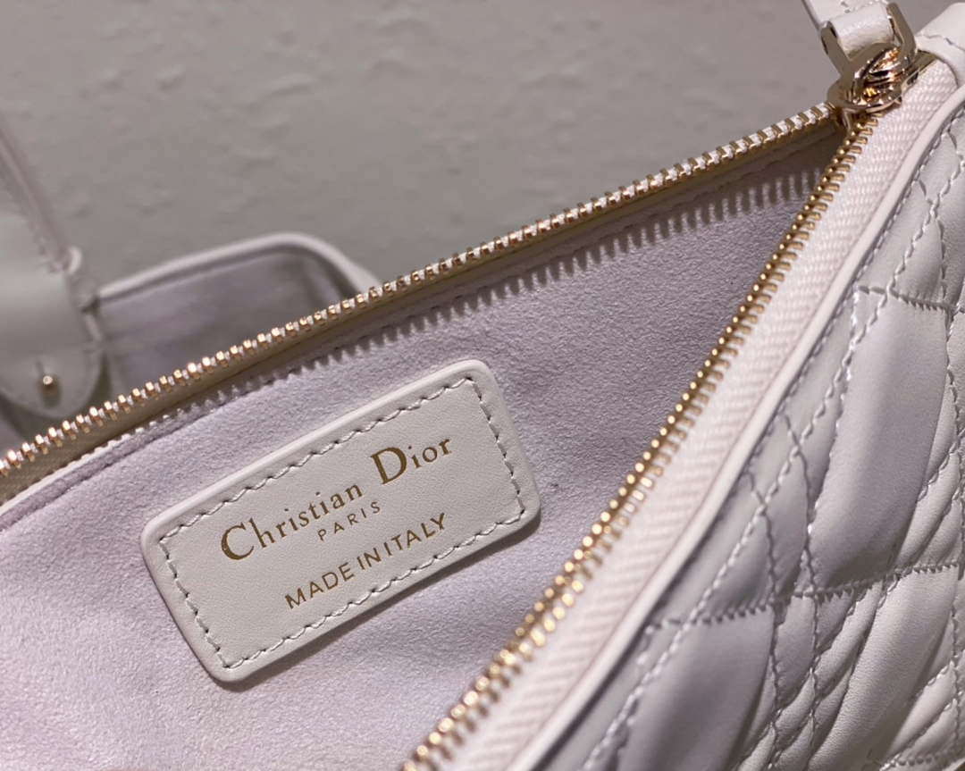 Dior M2821 Medium Dior Toujours Bag White Macrocannage Calfskin - Default Title - View 9