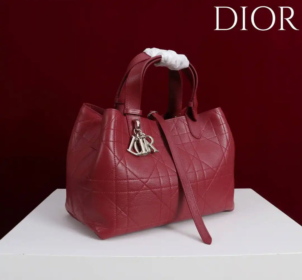 Dior M2821 Medium Dior Toujours Bag Wine Red Macrocannage Grained Calfskin