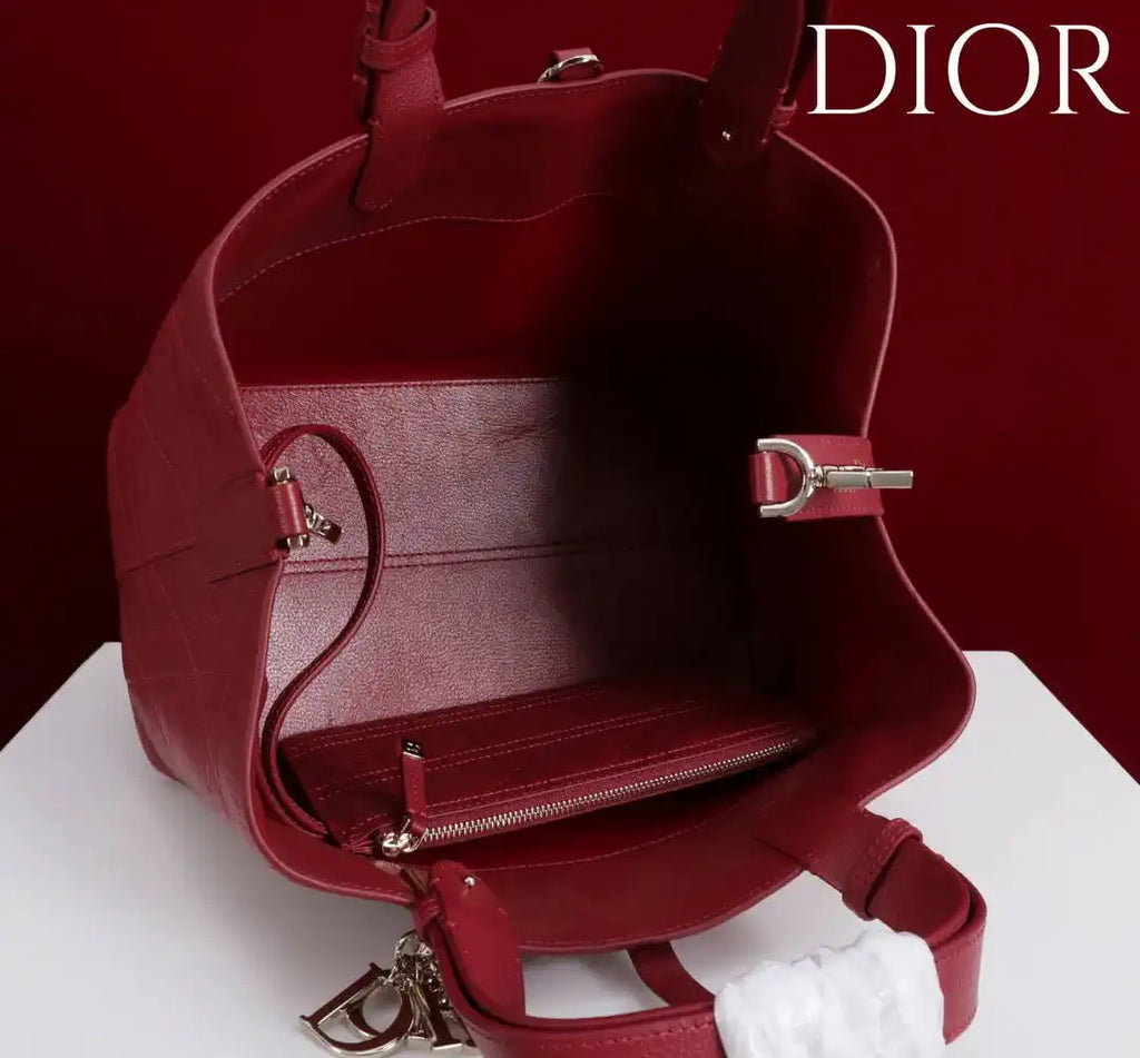 Dior M2821 Medium Dior Toujours Bag Wine Red Macrocannage Grained Calfskin