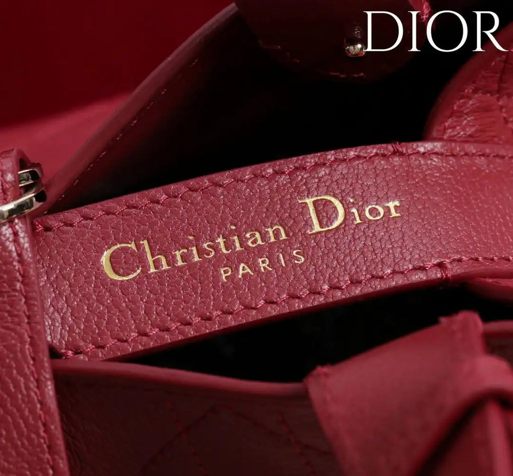 Dior M2821 Medium Dior Toujours Bag Wine Red Macrocannage Grained Calfskin