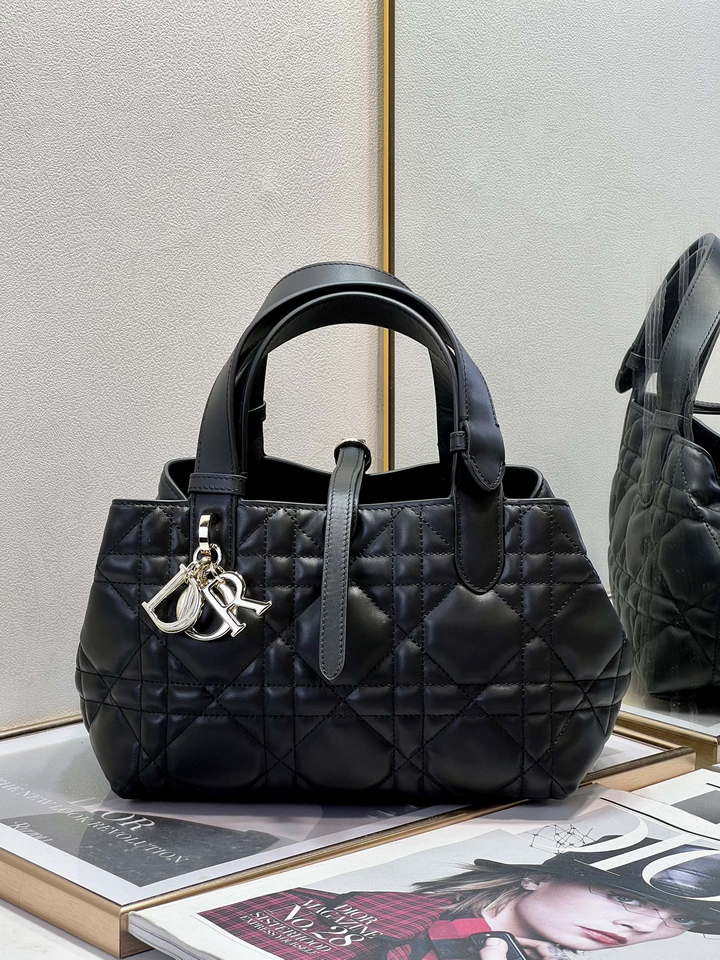 Dior M2822 Small Dior Toujours Bag Black Macrocannage Calfskin - Default Title - View 1