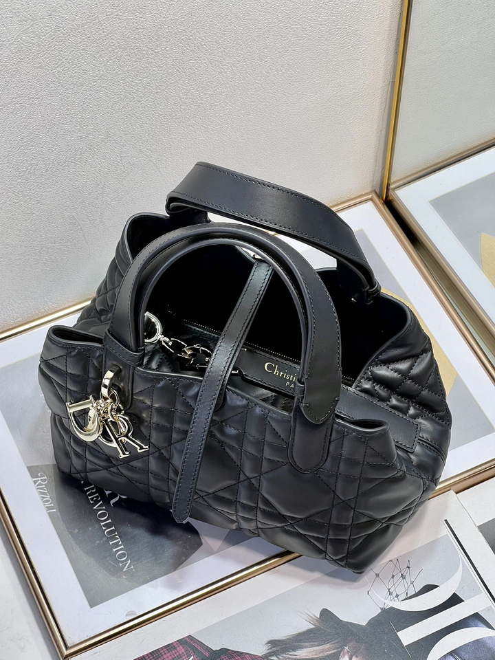 Dior M2822 Small Dior Toujours Bag Black Macrocannage Calfskin