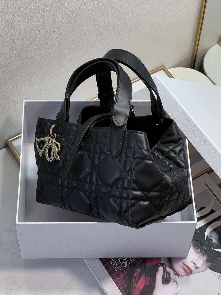 Dior M2822 Small Dior Toujours Bag Black Macrocannage Calfskin