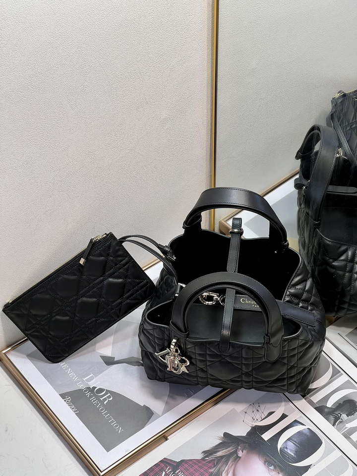 Dior M2822 Small Dior Toujours Bag Black Macrocannage Calfskin
