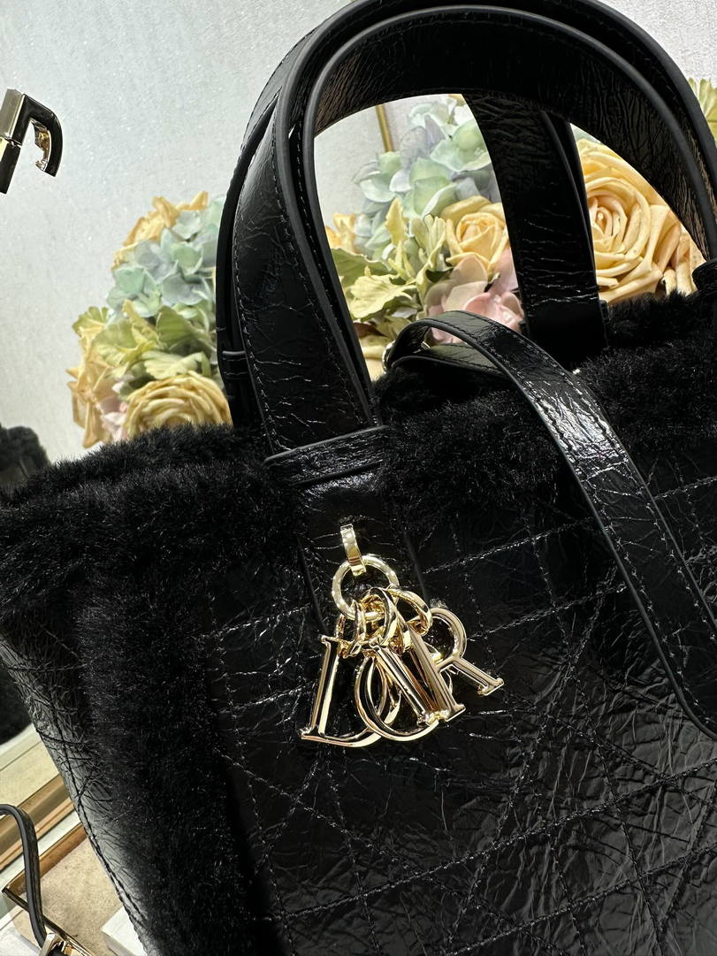 Dior M2822 Small Dior Toujours Bag Black Macrocannage Crinkled Calfskin and Merino Wool
